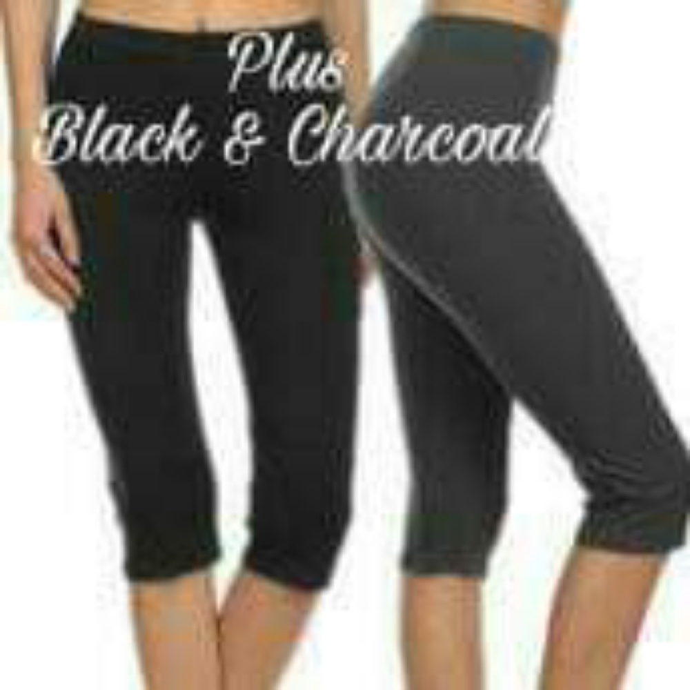 Plus Size Solid Capri Leggings